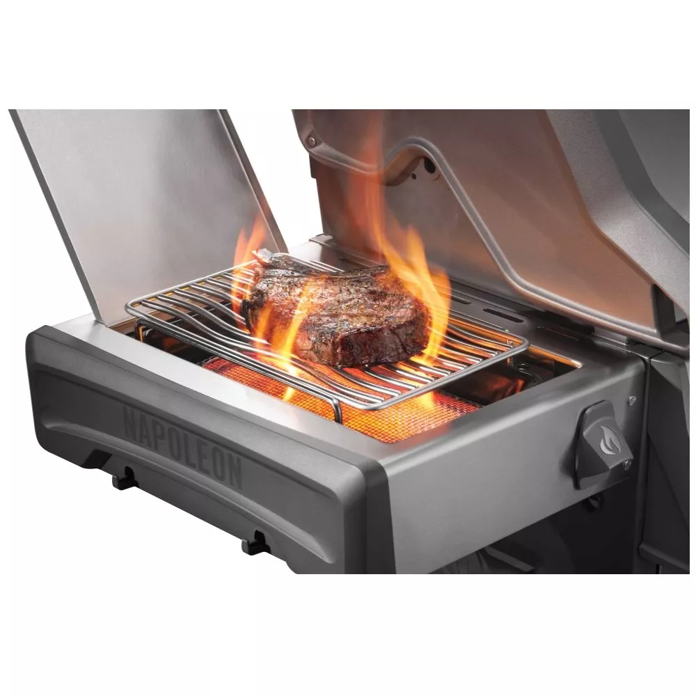 Gasgrill Napoleon Rogue PRO 425 inklusive Plancha und Plancha Grillbesteck | Ausstellungsstück