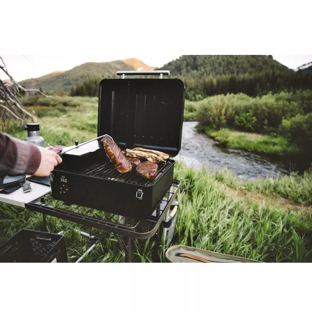 Tragbarer Pelletgrill Traeger Ranger, schwarz | Ausstellungsstück
