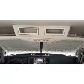 Plissee Frontscheibenverdunkelung Remis REMIfront V für MAN TGE und VW Crafter ab BJ 07/2024 - Frontteil für Fahrzeuge mit Ablagefach oben